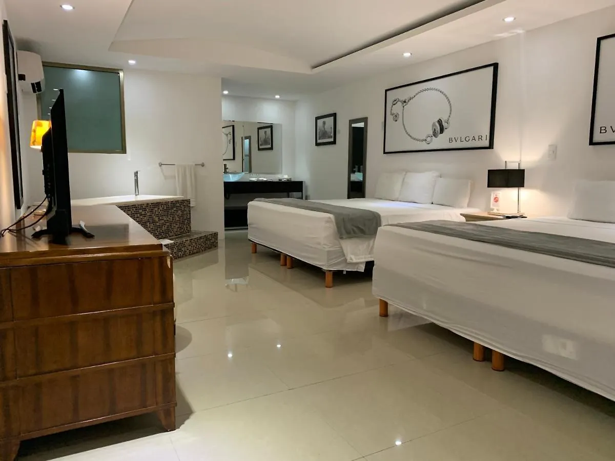 Spazio Boutique Hotel Cancún 3*,